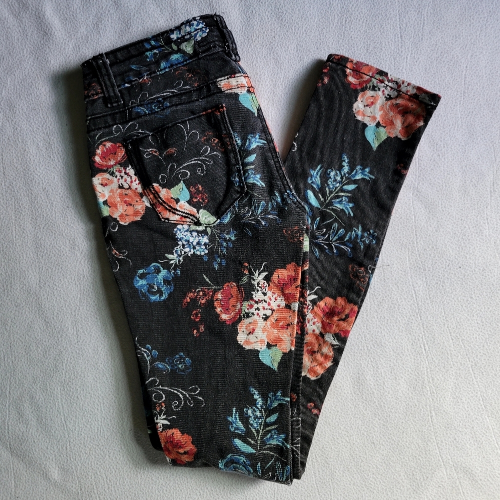 1st Kiss skinny jeans, floral print, like new condition